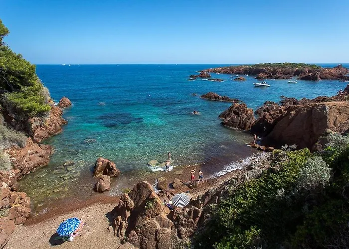 Evasion Douce En Centre-ville De St-raphael アパート *