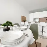 Daire Evasion Douce En Centre-ville De St-raphael *