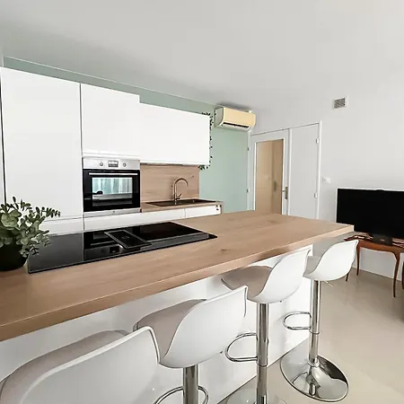 Evasion Douce En Centre-ville De St-raphael Saint-Raphaël